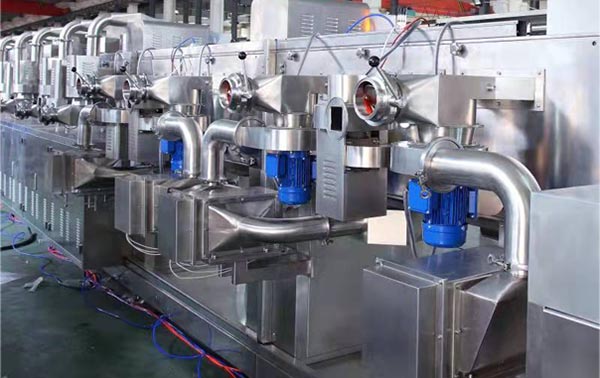 Màquina de fabricació de pegats transdèrmics OZM340-10M006